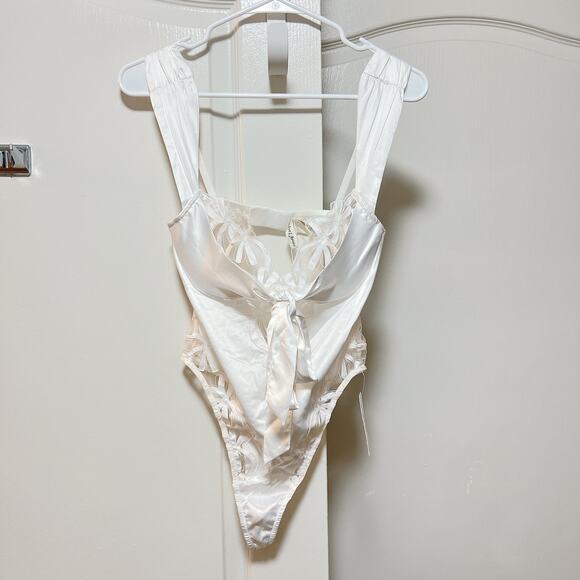 For Love & Lemons Hallie White Satin Bow Teddy Lingerie - Picture 3 of 6